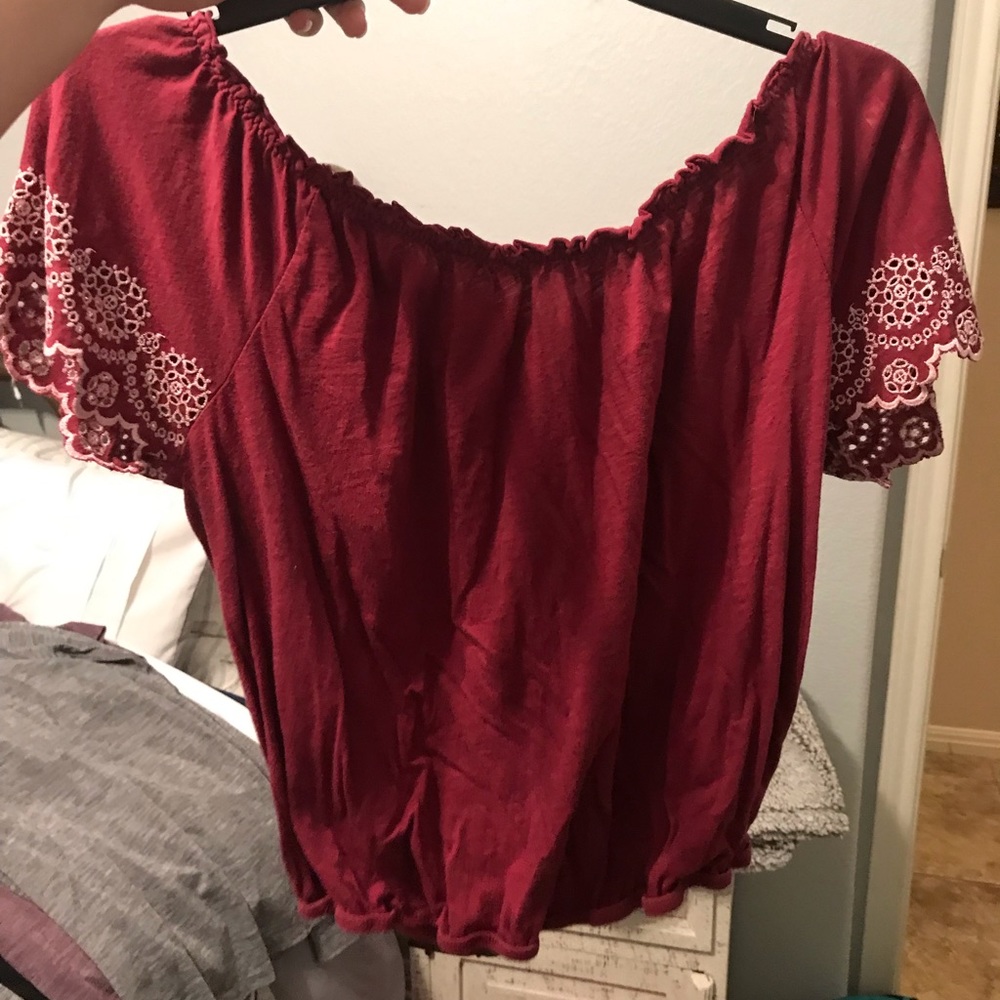 American Eagle lowscoop/off the shoulder shirt